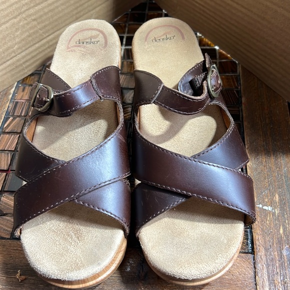 Size 39/9 Dansko crisscross straps clogs mules - Picture 1 of 7